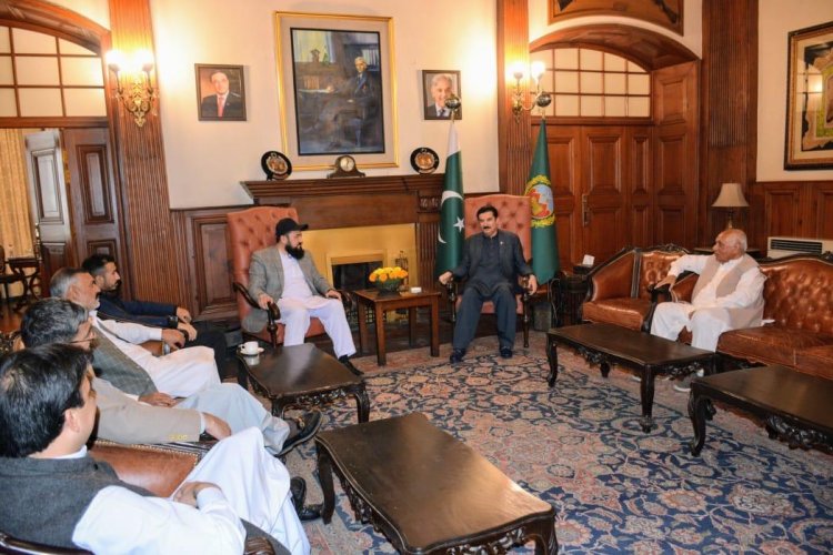 IUSM ректорунун Хайбер-Пахтунхва провинциясынын Губернатору менен жолугушуусу